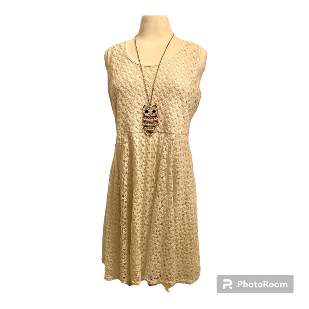 Juniors’ Maurice’s size 1 cream colored crochet dress
